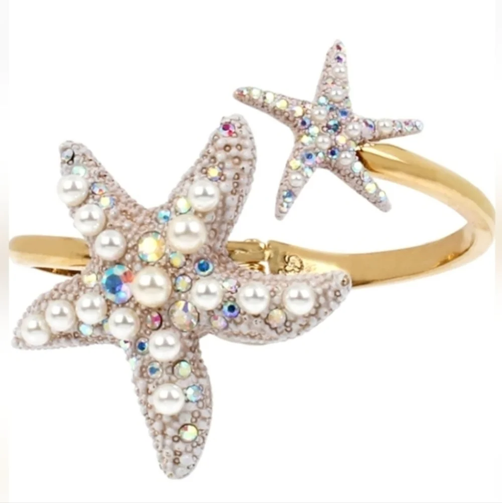 🤍▪️Betsey Johnson ▪️Betsey Johnson Starfish Hinged Bangle Bracelet